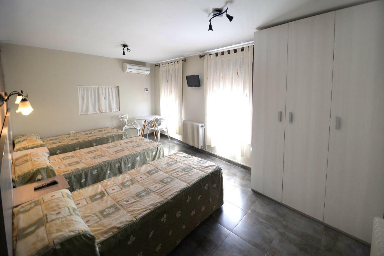 Hostal Palacete De Los Arcedianos Tarazona Exterior foto